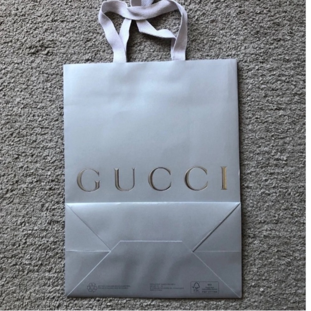 Authentic Gucci Paper Bag. - Picture 2 of 3